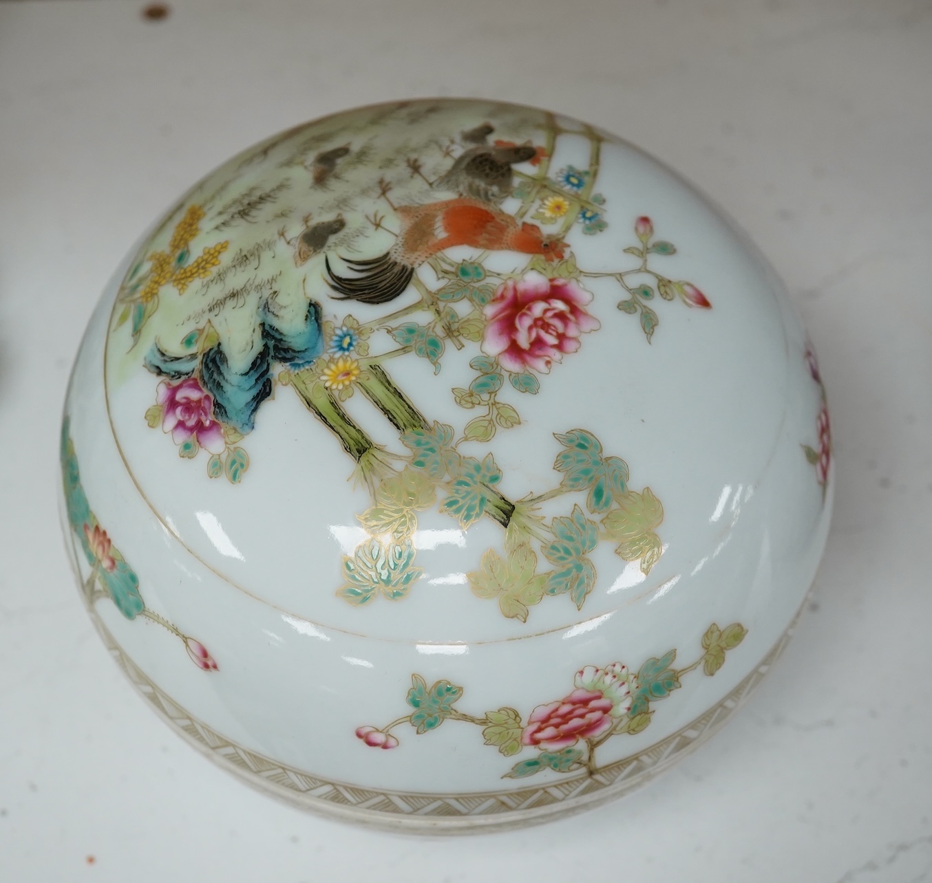 A Chinese famille rose ’chickens’ box and cover, possibly Republic period, with mark, 13cms high. Condition - good